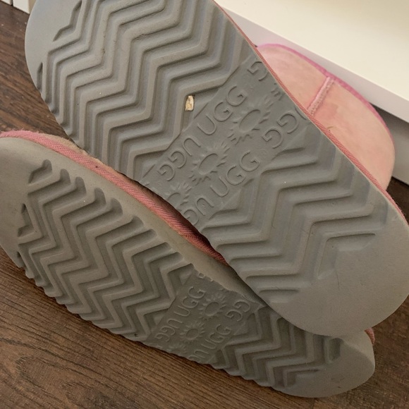 Girls pink Uggs - Picture 4 of 4